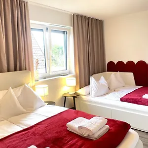 Lumen Homes - Design-apartment Nahe Audi Und Altstadt, 3 Zimmer, Ueber 100 M2, Balkon Apartment